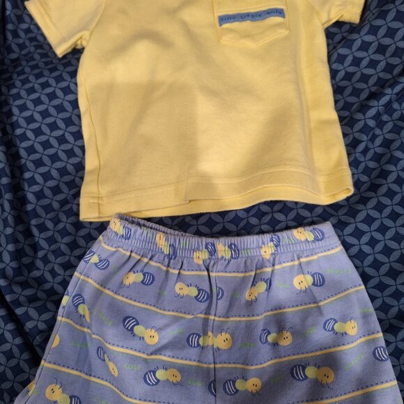 tiny little ants top and shorts - Picture 3 of 9